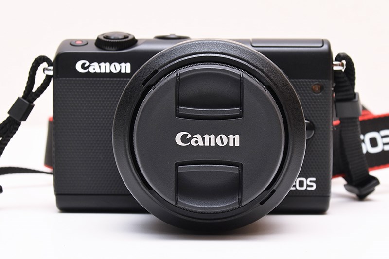 Новый беззеркальная камера Canon EOS M100 с объективом 15-45 мм, черный